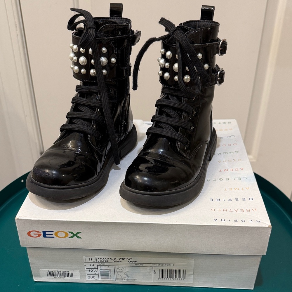 Geox Kids (Girls) Shiny Black Boots with Pearl Details